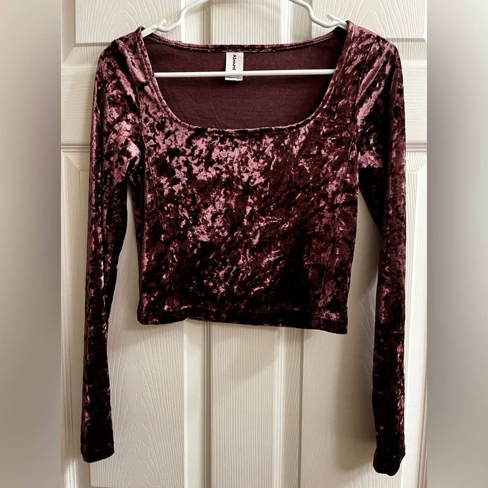 ABOUND~CRUSHED VELVET CROP TOP~SM - Picture 11 of 14
